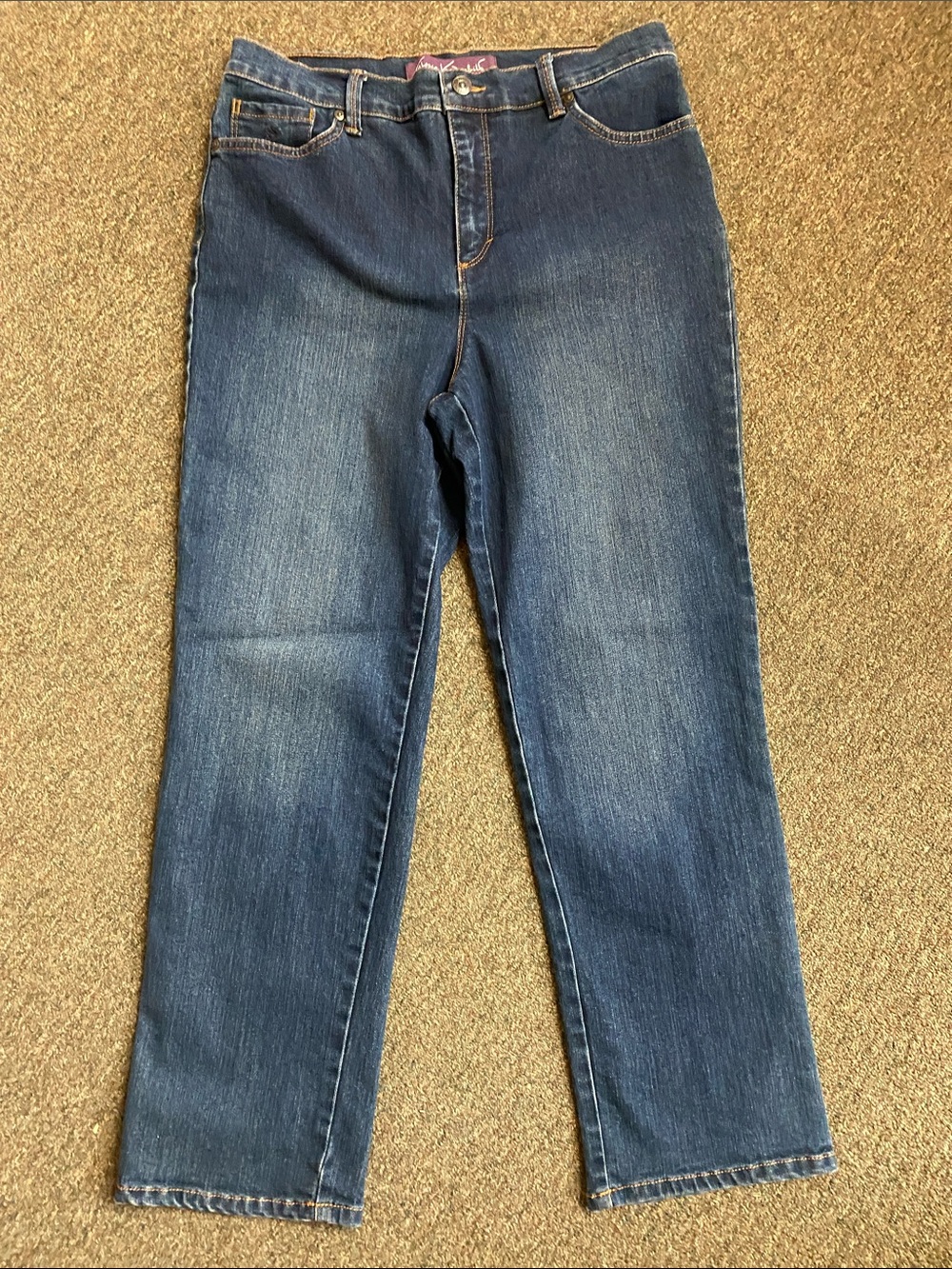 Gloria Vanderbilt Straight Leg Jeans in Dark Blue Denim